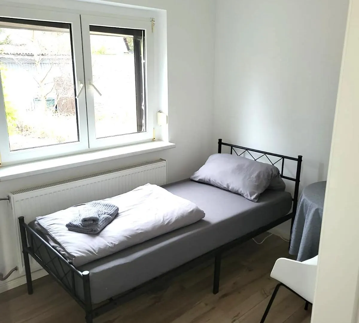 Monteur-Haus Heinrich Berlin Marzahn, Hellersdorf, Lichtenberg 0*,